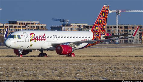 Oe Lcb Batik Air Airbus A Wl Photo By Martin Bernict Id