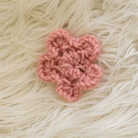 Cute And Simple Knit Flowers