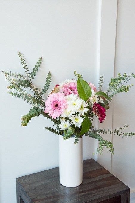 Easy Method For Creating Professional Looking Flower Arrangements And