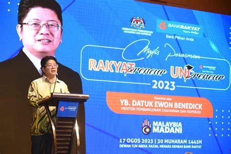 Bank Rakyat Memperkasakan Usahawan Asnaf