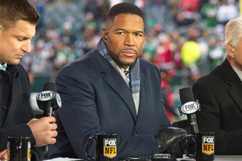 Hunky Michael Strahan shares rare throwback pic of his NFL days - and ...