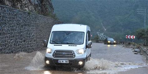 Karadeniz Akdeniz Yolu Nda Heyelanlar Meydana Geldi Memurlar Net