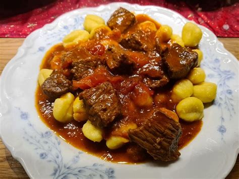 Stifado Griechischer Rindfleisch Und Zwiebeleintopf Chefkoch