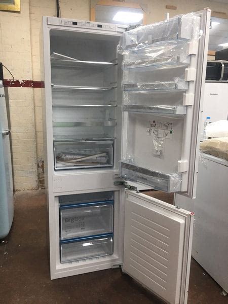 Bosch Kin86ad30g Integrated No Frost 50 50 Built In Fridge Freezer In Safeer Appliances Ltd