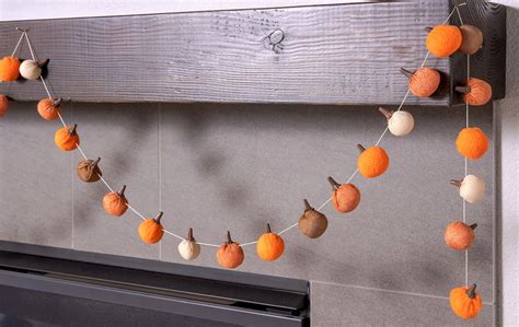 DIY Pumpkin Garland with Dollar Tree Supplies - DIY Candy