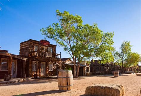 Pioneertown | Visiting Joshua Tree