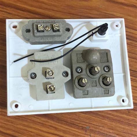 Modular Electrical Switch Socket Combination Polycarbonate Module Size 6 X 5 L X W Inch