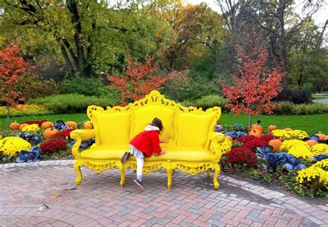 Cantigny Park in Fall – TAYONTHEMOVE