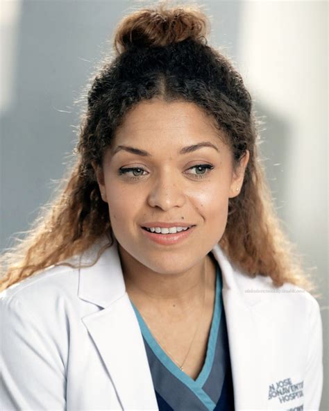 Antonia Thomas Height