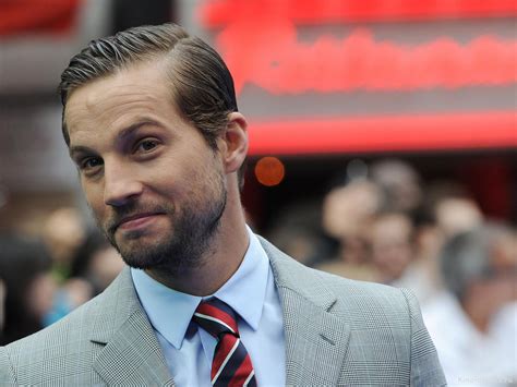 Логан Маршалл-Грин