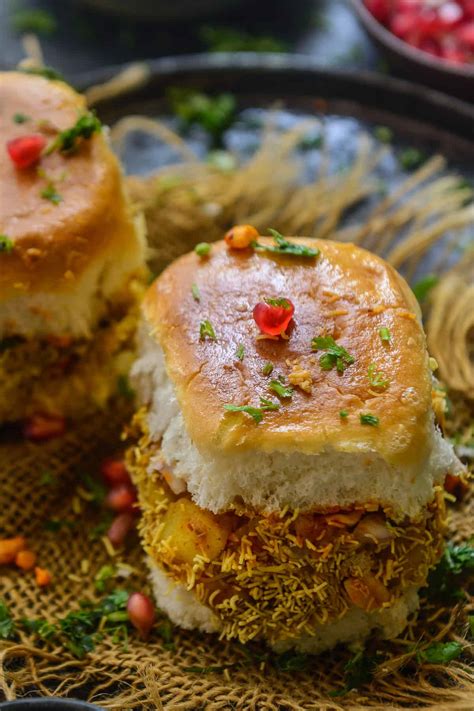 Dabeli Recipe (Step by Step + Video) - Whiskaffair