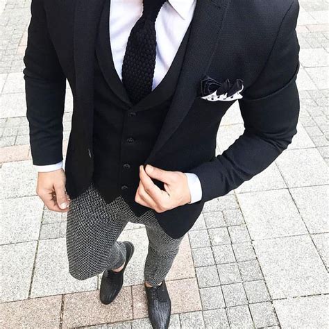 Pin By Danyal On Things To Wear Black Blazer Outfit Blazer Outfits For Men Blazer Outfits