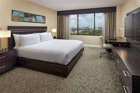 Hotel Hilton Houston Plaza Medical Center | Find Discount