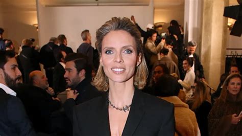 Sylvie Tellier Miss France On est dans la cour de récré de la