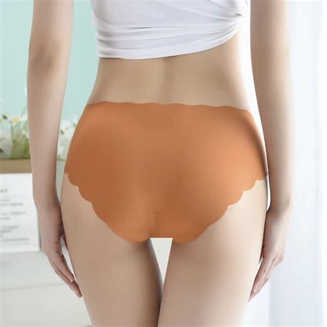 High Quality Lady Seamless Ice Silk Panties Breathable One Piece Briefs Comfortable Solid