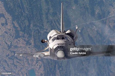 Shuttle Discovery Mission To Space Station Photos and Premium High Res ...