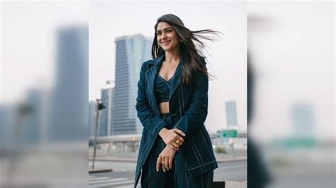 Mrunal Thakur Shows How To Ace Denim On Denim Look In Latest Photos Hindustan Times