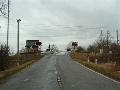 Everton Crossing On Tempsford Road Near © Alexander P Kapp Cc By Sa