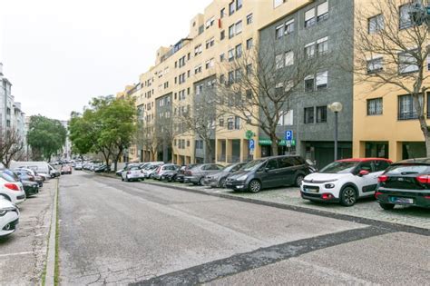 Apartamento T2 à venda em Marvila Lisboa RE MAX