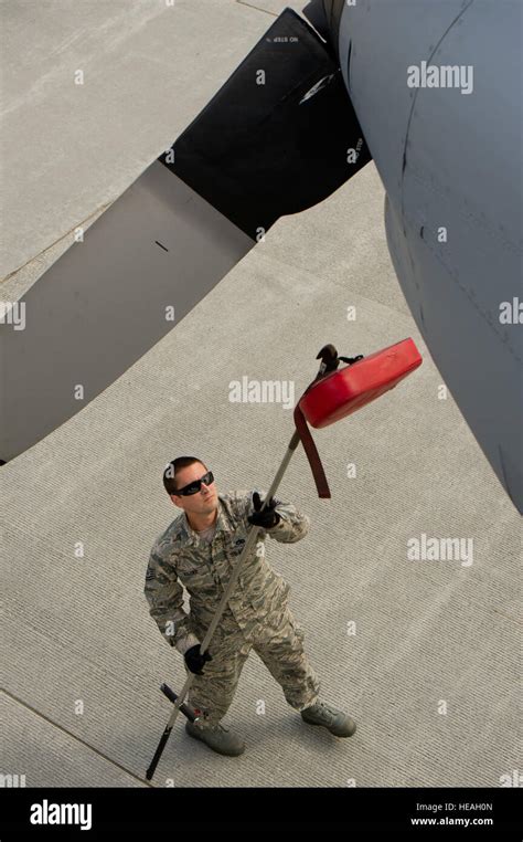 U S Air Force Tech Sgt Nick Kozar Crew Chief 94th Airlift Wing