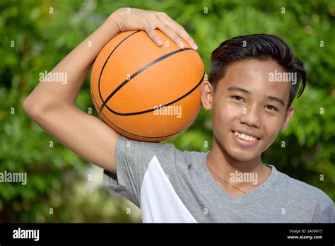 Teen Basketball Player Hi Res Stock Photography And Images Alamy