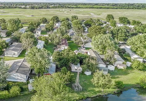 Lamplighter Mobile Home Park Apartments In Wichita Ks