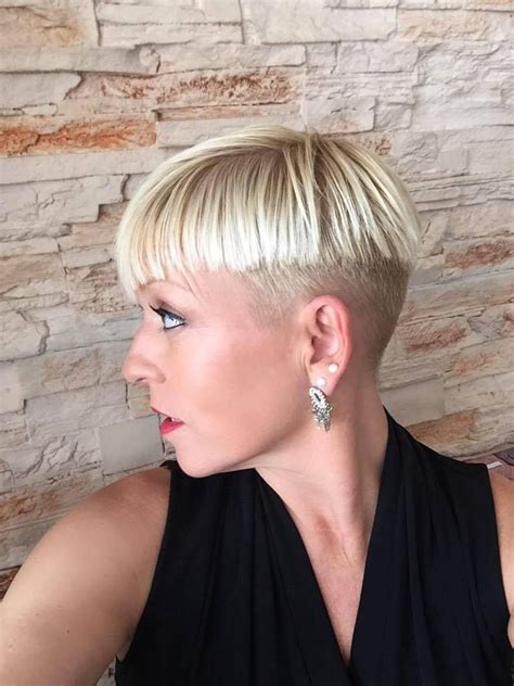 Pin By Liliana Cusumano On Tagli Capelli Bowl Haircuts Short Hair