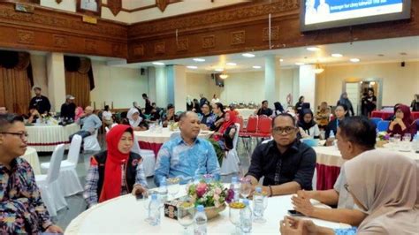 Kasmidi Bulang Bangga Kutim Jadi Sasaran Rombongan Tour Library Kaltim