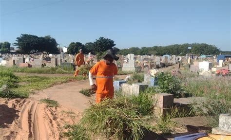 PREFEITURA REALIZA ROÇAGEM E LIMPEZA DO CEMITÉRIO NOSSA SENHORA DO