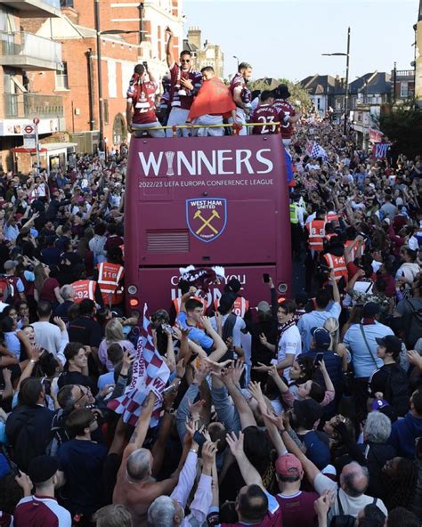 Siaran Bola Live On Twitter West Ham Parade Juara UECL