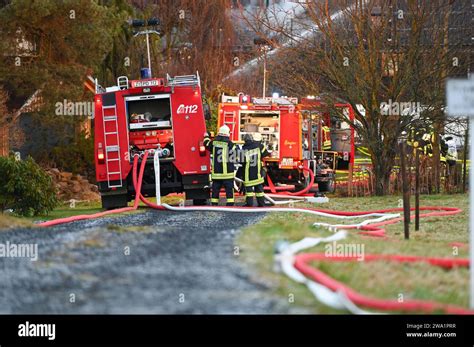 Strahwalde Wohnhaus steht lichterloh in Flammen Großeinsatz der