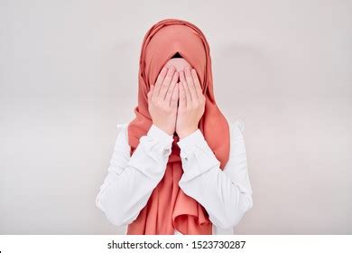 Hijab Muslim Girl Depressed Sad She Stock Photo 1523730287 | Shutterstock