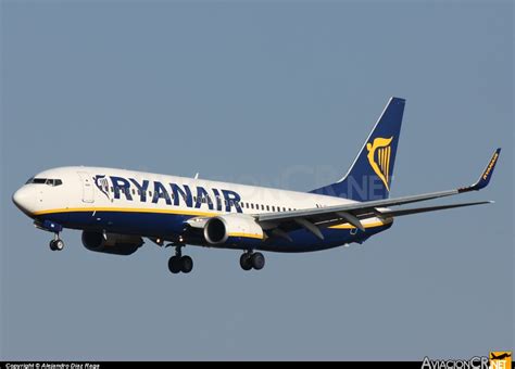 EI DWZ Ryanair Boeing 737 8AS AviacionCR Net