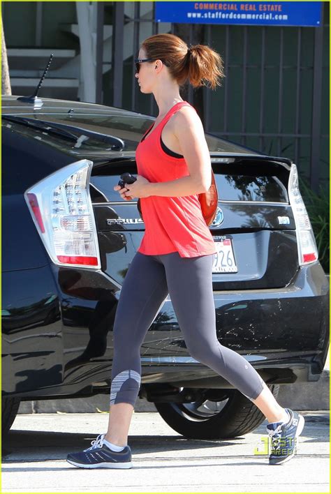 Emily Blunt Red Hot Workout Photo 2564639 Emily Blunt Photos Just Jared Celebrity News