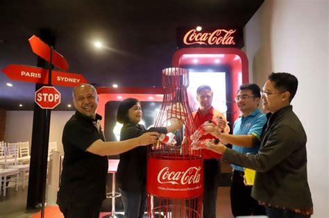 Coca Cola Dan Cgv Daur Ulang Botol Bekas Lewat Coca Cola Reborn Area