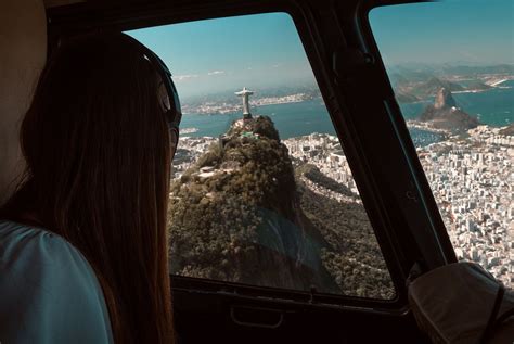 Voo de helicóptero no Rio de Janeiro veja como é Trip to Follow