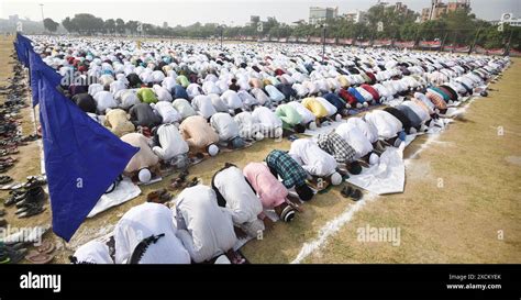 PATNA INDIA JUNE 17 Muslim People Offering Namaz On The Occasion Of