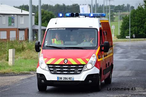 Accident entre une camionnette et un cyclomoteur un ado blessé à