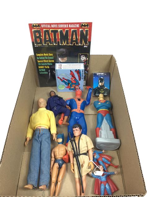 Lot - (11pc) Vintage Action Figures, Batman Magazine