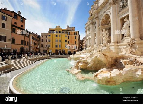 Fontana Di Trevi Roma Fotos Und Bildmaterial In Hoher Aufl Sung Alamy