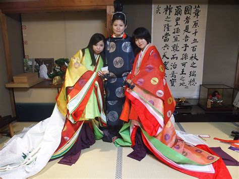 3 Women In Heian Robes At Junihitoe Photography Experience