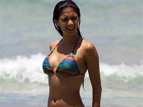 Nicole Scherzinger Height Weight Bra Bio Figure Size HeightBra