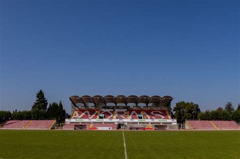 Hybridrasen Sportpl Tze Cordel Sportplatzbau Rasenplatz Naturrasen