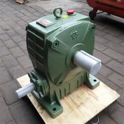 To Cast Iron Wpa Worm Gearbox At Rs Piece In Surat Id