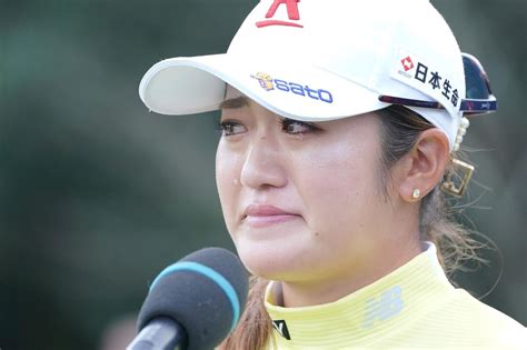 稲見萌寧が涙の逆転v「苦しい時期が続いたけど」昨夏以来1年3カ月ぶりの優勝 今季初vで日本通算13勝目 Totoジャパンクラシック