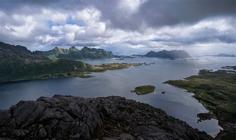 Fondos de Pantalla Noruega Islas Lofoten Montañas Vestpollen Nube