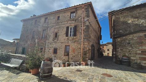 Quadrilocale In Vendita In Zona Centro A Castelnuovo Berardenga Mq