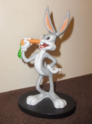 Patrick Owsley Cartoon Art and More!: BUGS BUNNY STATUE