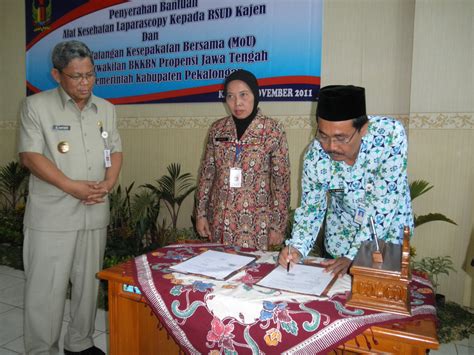 DINAS PMD P3A DAN PPKB Kabupaten Pekalongan Penyerahan Bantuan Laparascopy