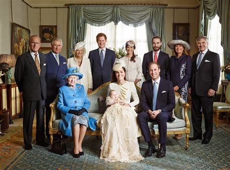 Prince George S Christening Portraits Revealed E News Deutschland